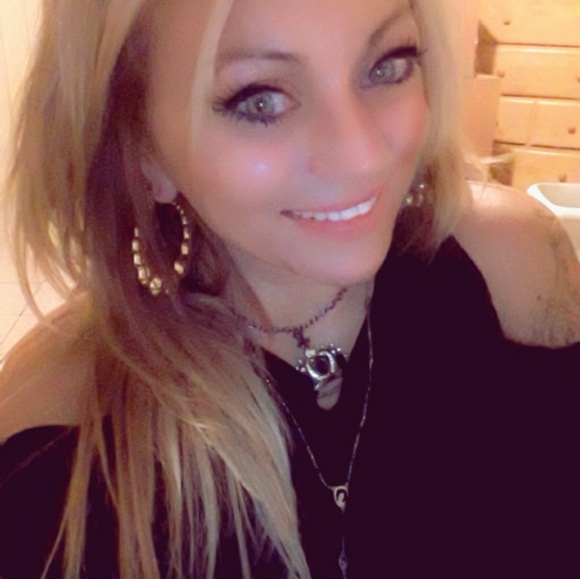 Meet your Posher, Maia - Picture 4 of 4